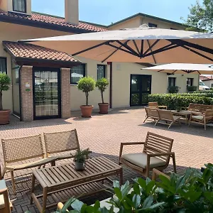 https://green-garden-resort.hotelinveneto.com