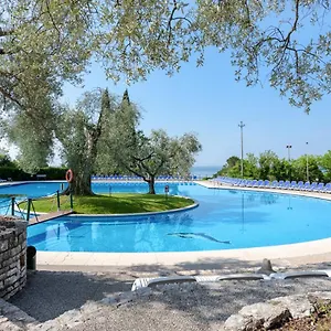 https://residence-parco-del-garda.hotelinveneto.com
